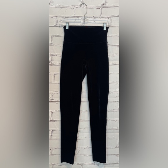 SPANX Black stretchable pull on Dressy Velvet Leggings - Size Medium - Picture 6 of 8